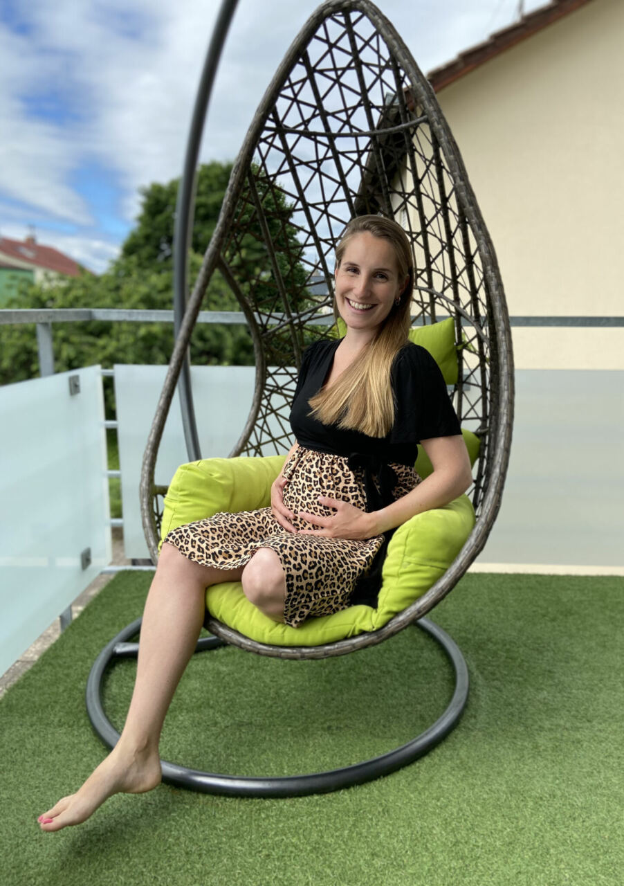 Salomith genießt ihre zweite Schwangerschaft im Sommer