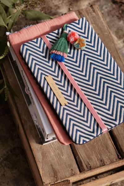Changing Clutch Bag with Tassel Pygmy Parrot
