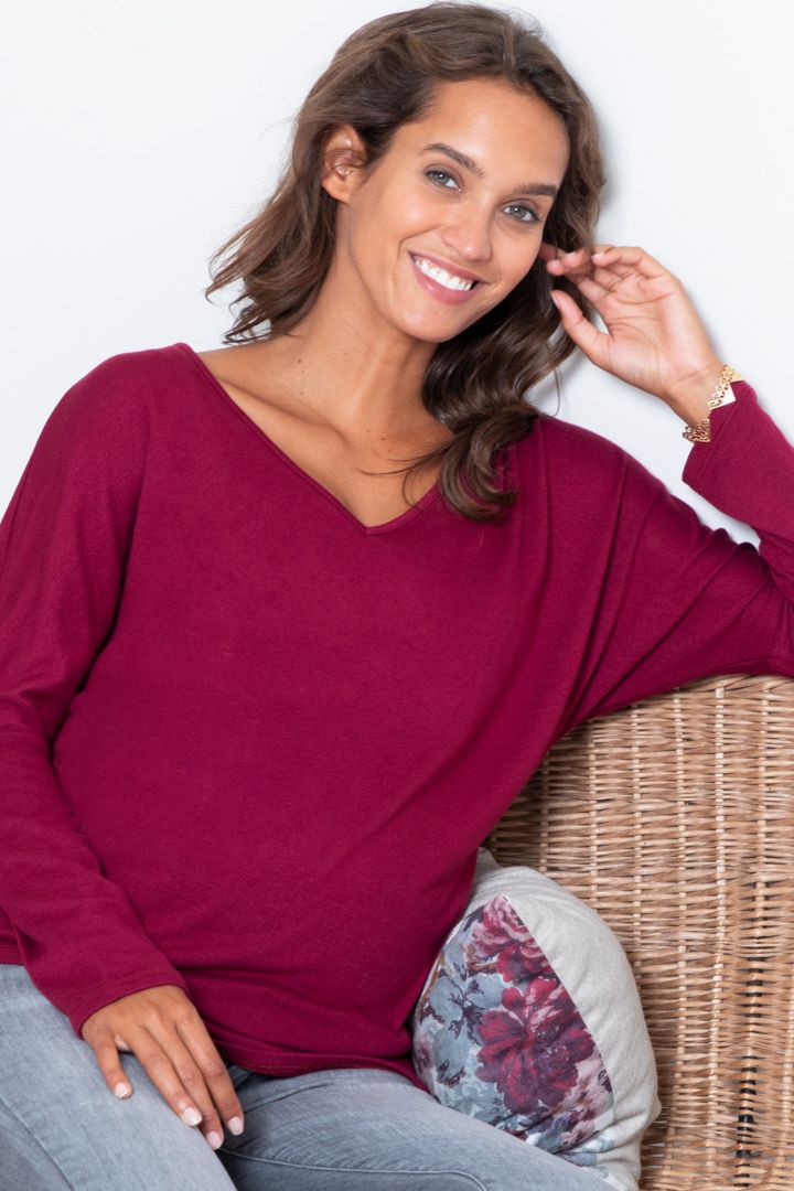 Batwing Maternity Sweater with V-Neckline bordeaux