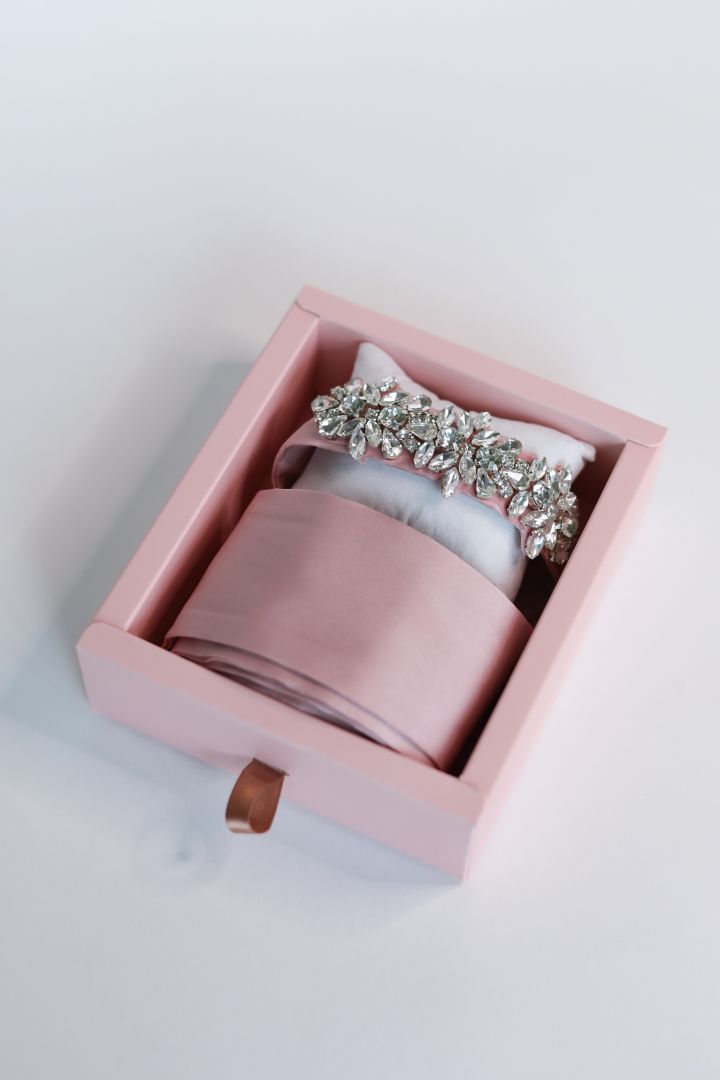 Brautkleid Schärpe mit Blumenverzierung rosa