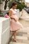 Vorschau: Spitzen Umstandskleid mit Cache Coeur Ausschnitt rosa