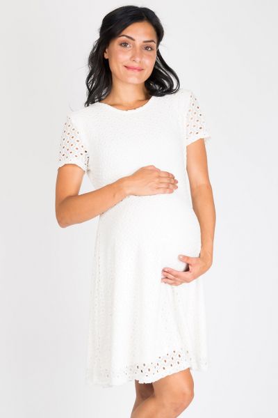 Maternity bridal dress made of stretch lace