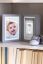 Vorschau: Stand-Bilderrahmen mit Baby Abdruckset, grauer Hintergrund