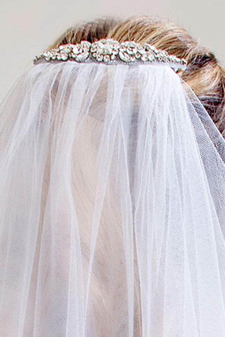 Wedding Veil with Rhinestone Comb Short
