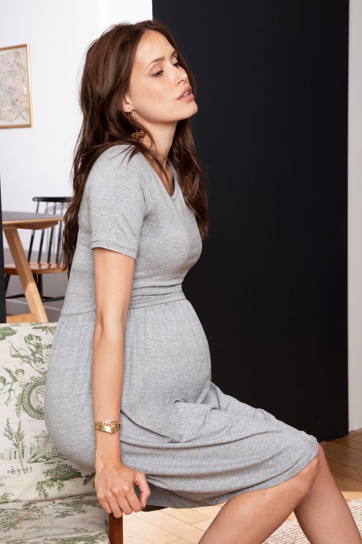 Short-Sleeved Maternity and Nursing Dress grey