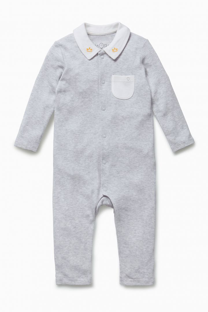 Organic romper with snap buttons and collar